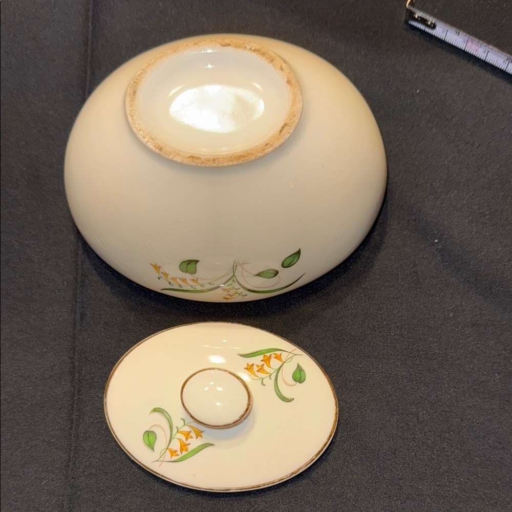 EUC beautiful Edwin Knowles Forsythia Gold Rimmed Covered Sugar Bowl & Lid - Picture 7 of 8